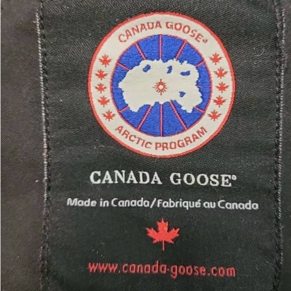 Canada Goose Women's Black Parka - Picture 5 of 6